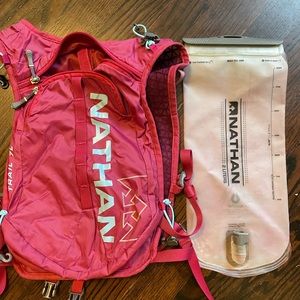 Nathan Hydration Vest, 2 liter bladder.
